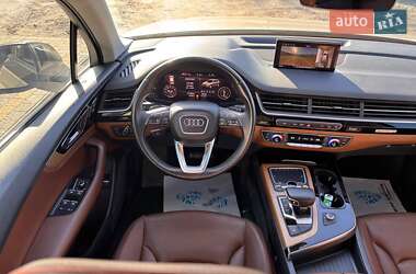 Внедорожник / Кроссовер Audi Q7 2017 в 
