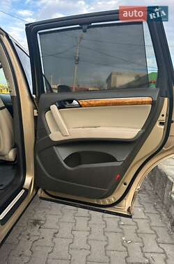 Позашляховик / Кросовер Audi Q7 2007 в 