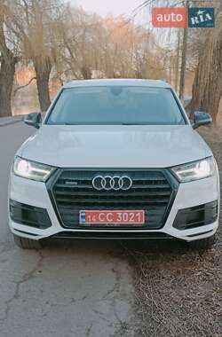 Позашляховик / Кросовер Audi Q7 2017 в Дубні