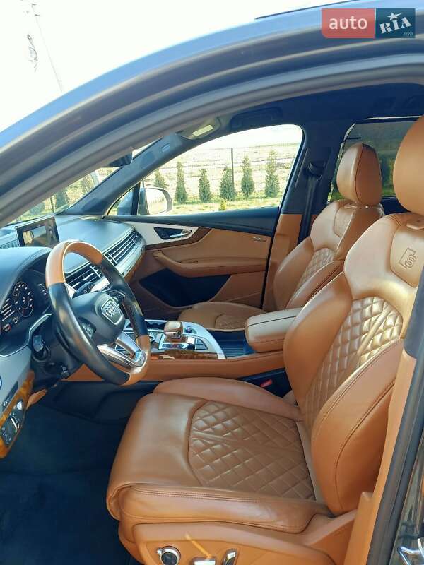 Внедорожник / Кроссовер Audi Q7 2017 в Ровно