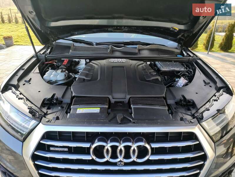 Внедорожник / Кроссовер Audi Q7 2017 в Ровно