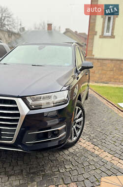 Позашляховик / Кросовер Audi Q7 2017 в 