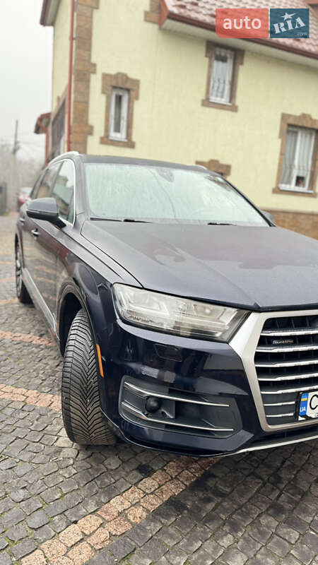 Внедорожник / Кроссовер Audi Q7 2017 в Черновцах