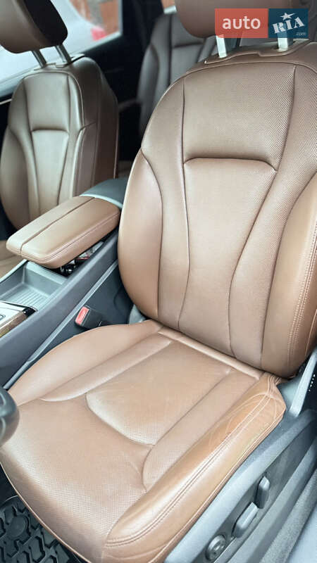 Внедорожник / Кроссовер Audi Q7 2017 в Черновцах