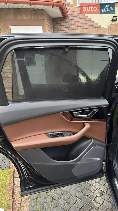 Внедорожник / Кроссовер Audi Q7 2017 в Черновцах