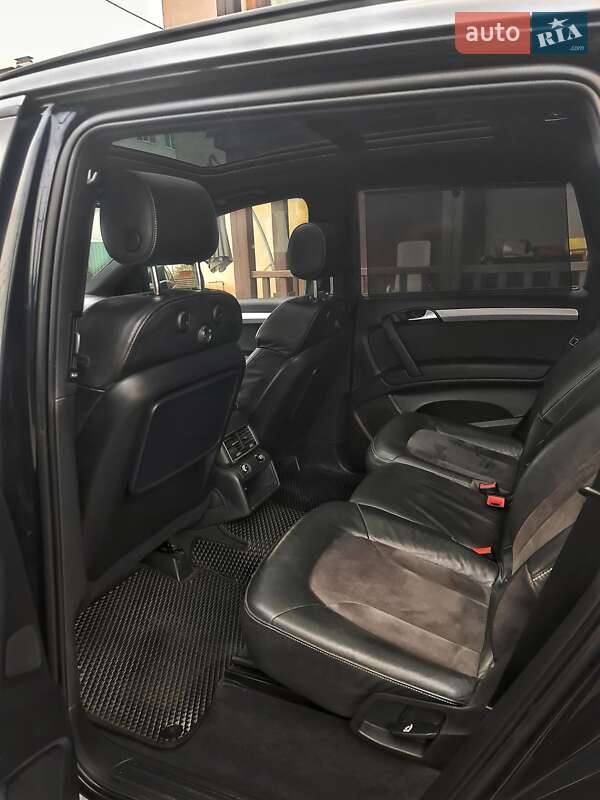Внедорожник / Кроссовер Audi Q7 2011 в Буче