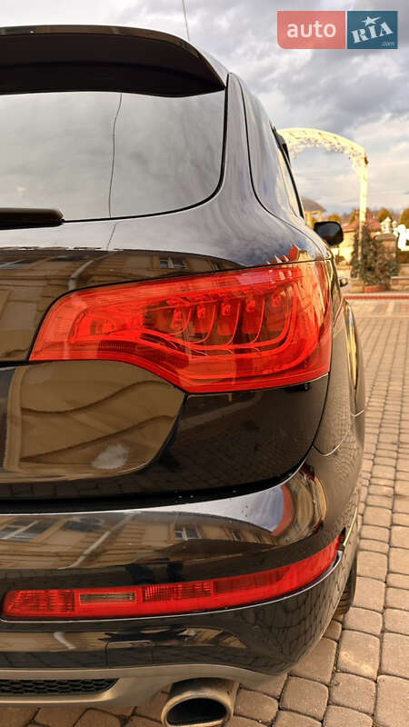 Позашляховик / Кросовер Audi Q7 2012 в Косові