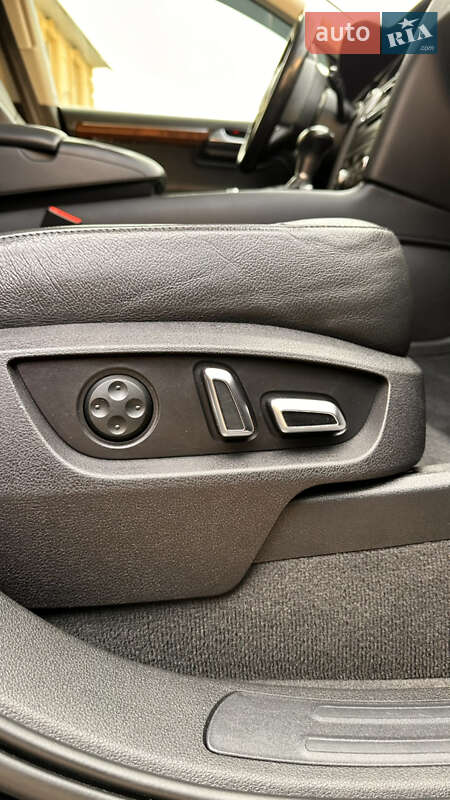 Позашляховик / Кросовер Audi Q7 2012 в Косові