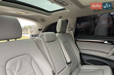 Позашляховик / Кросовер Audi Q7 2013 в 