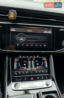 Позашляховик / Кросовер Audi Q7 2020 в 