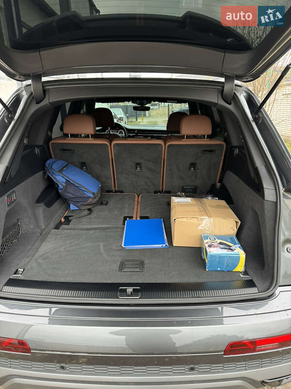 Позашляховик / Кросовер Audi Q7 2020 в Жовкві