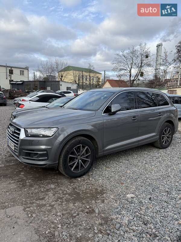 Позашляховик / Кросовер Audi Q7 2017 в Києві