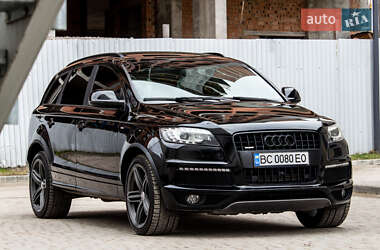 Позашляховик / Кросовер Audi Q7 2015 в 