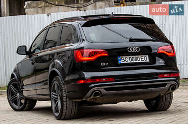 Позашляховик / Кросовер Audi Q7 2015 в 