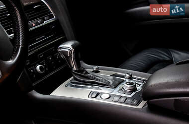 Позашляховик / Кросовер Audi Q7 2015 в 