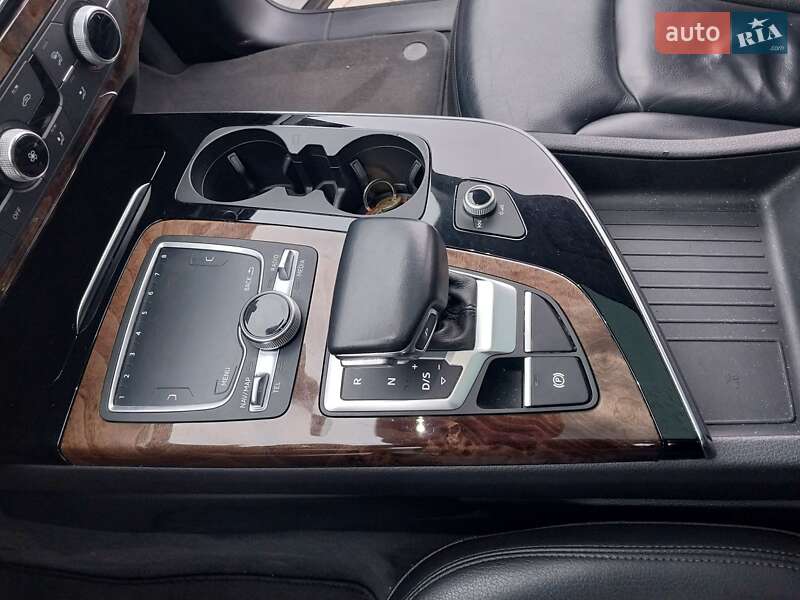 Внедорожник / Кроссовер Audi Q7 2018 в Бучаче