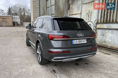 Внедорожник / Кроссовер Audi Q7 2021 в 