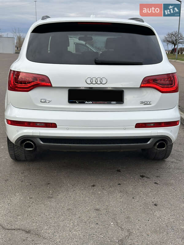 Внедорожник / Кроссовер Audi Q7 2014 в Черкассах