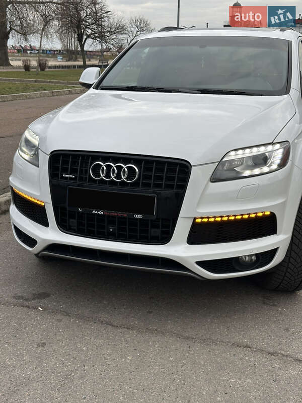 Внедорожник / Кроссовер Audi Q7 2014 в Черкассах