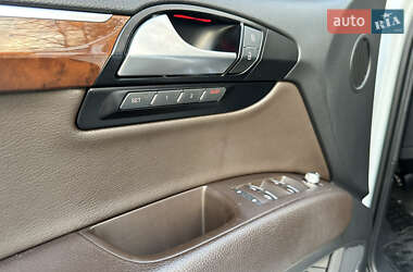 Внедорожник / Кроссовер Audi Q7 2013 в 