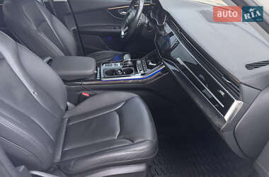 Позашляховик / Кросовер Audi Q7 2019 в 