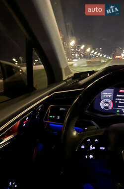 Позашляховик / Кросовер Audi Q7 2019 в 