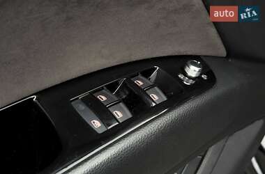Позашляховик / Кросовер Audi Q7 2010 в 
