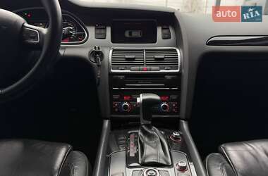 Позашляховик / Кросовер Audi Q7 2010 в 