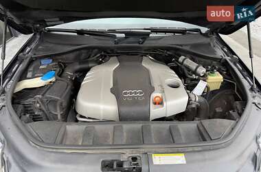 Позашляховик / Кросовер Audi Q7 2010 в 