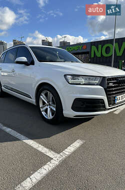 Позашляховик / Кросовер Audi Q7 2017 в Києві