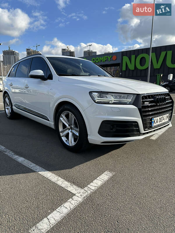 Внедорожник / Кроссовер Audi Q7 2017 в Киеве