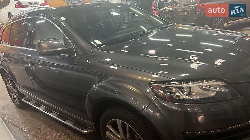 Внедорожник / Кроссовер Audi Q7 2015 в 