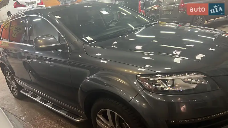 Внедорожник / Кроссовер Audi Q7 2015 в 