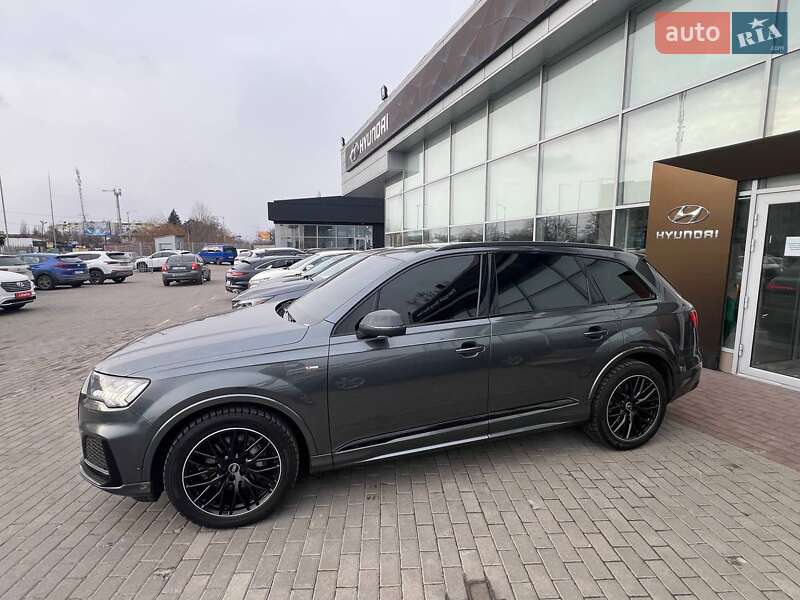 Позашляховик / Кросовер Audi Q7 2021 в Полтаві