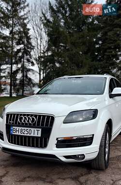 Внедорожник / Кроссовер Audi Q7 2014 в 