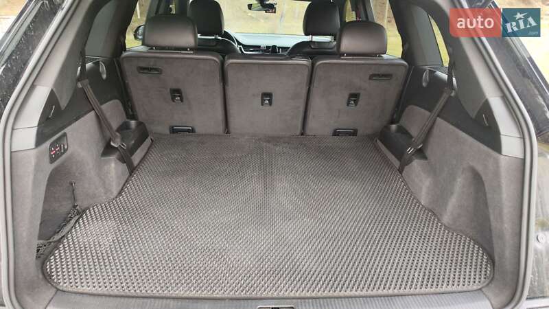 Внедорожник / Кроссовер Audi Q7 2016 в Каменец-Подольском