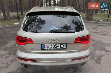 Позашляховик / Кросовер Audi Q7 2010 в 