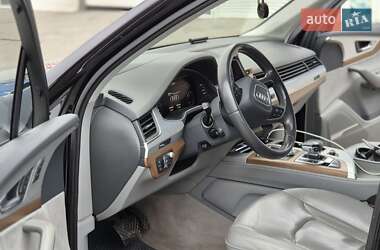 Внедорожник / Кроссовер Audi Q7 2015 в 