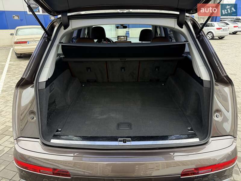 Позашляховик / Кросовер Audi Q7 2017 в Одесі