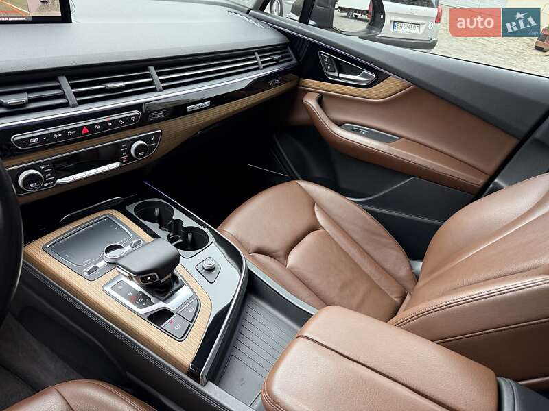 Позашляховик / Кросовер Audi Q7 2017 в Одесі