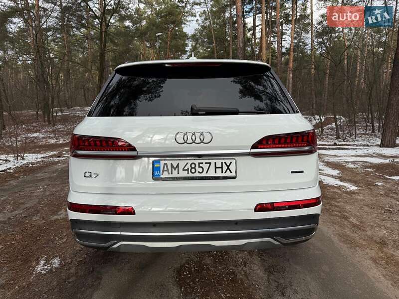Внедорожник / Кроссовер Audi Q7 2021 в Киеве