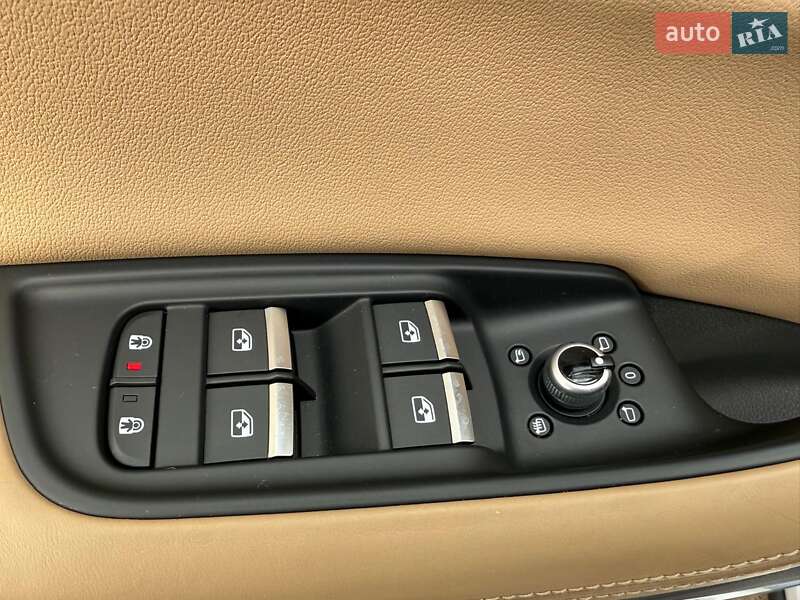 Внедорожник / Кроссовер Audi Q7 2021 в Киеве