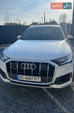 Внедорожник / Кроссовер Audi Q7 2021 в 