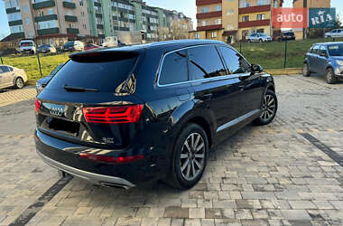 Внедорожник / Кроссовер Audi Q7 2016 в 
