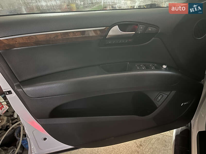 Позашляховик / Кросовер Audi Q7 2013 в Тернополі