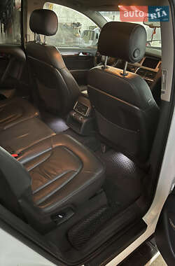 Внедорожник / Кроссовер Audi Q7 2013 в 