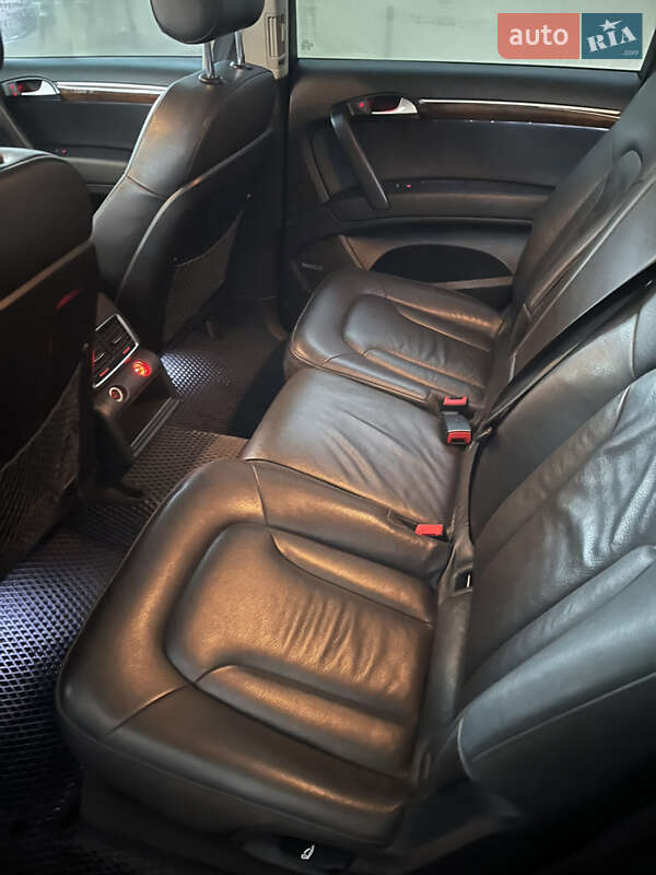 Позашляховик / Кросовер Audi Q7 2013 в Тернополі