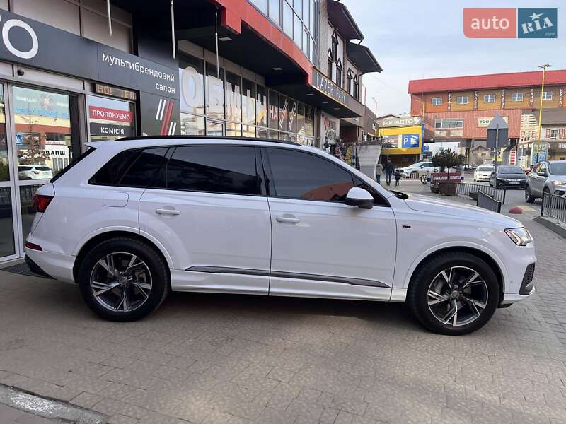 Позашляховик / Кросовер Audi Q7 2020 в Львові
