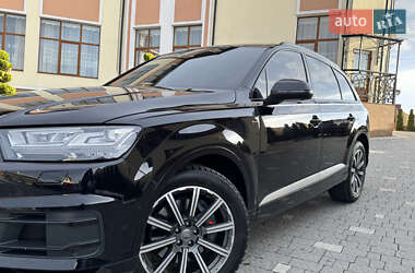Внедорожник / Кроссовер Audi Q7 2016 в 