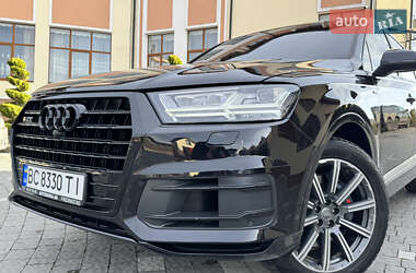 Внедорожник / Кроссовер Audi Q7 2016 в 